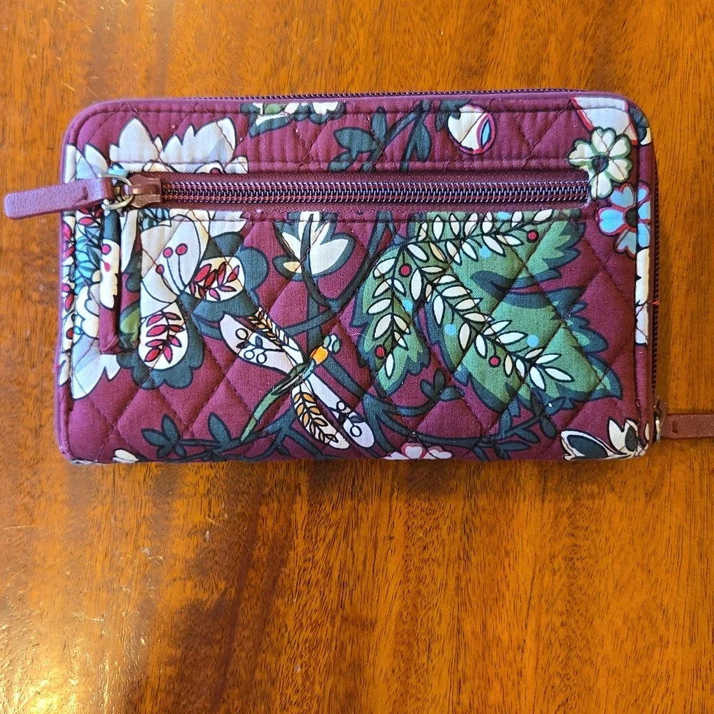 Vera Bradly Floral Quilted Large Wallet - Picture 2 of 6